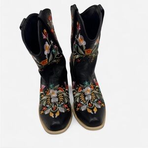 Floral Embroidered Black Western Boots